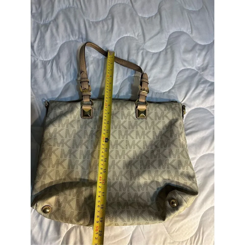 Michael Kors Purse Cream White Color - Picture 10 of 10